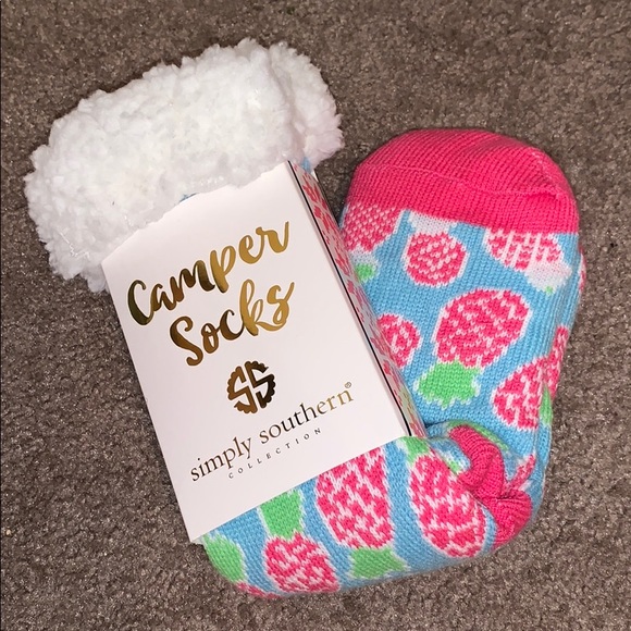 simply southern cozy pineapple socks. - Picture 1 of 3